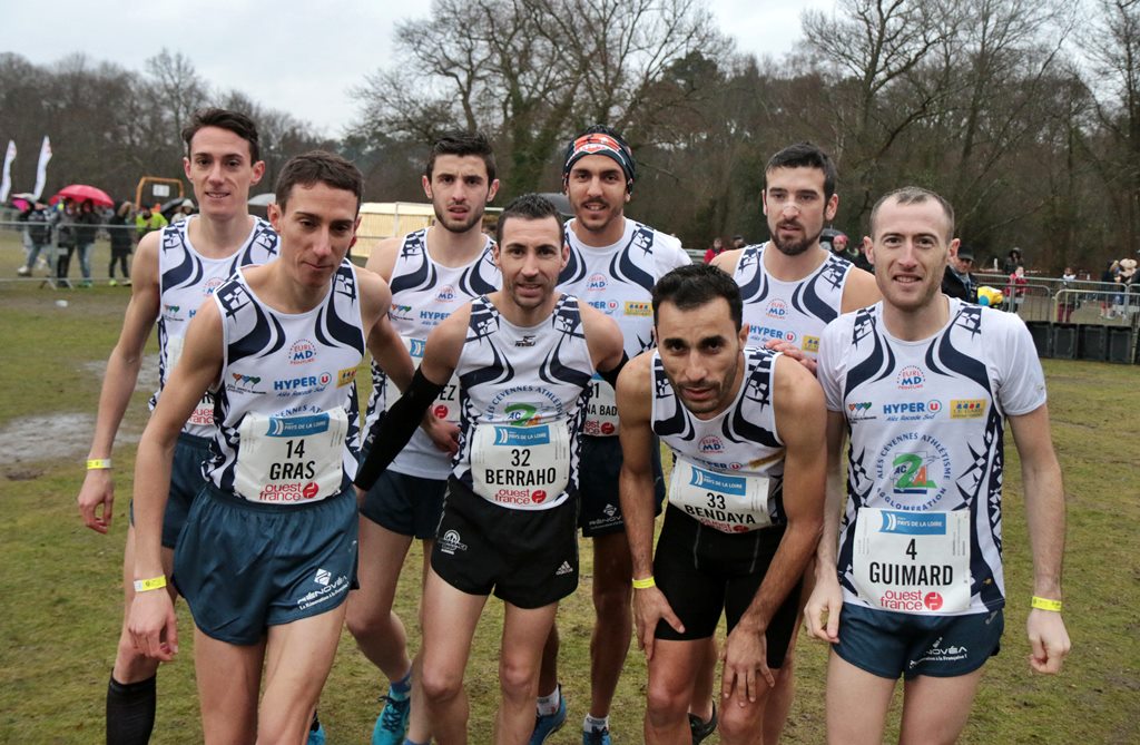 Les coureurs d'Alès AC2A au départ du cross Ouest France